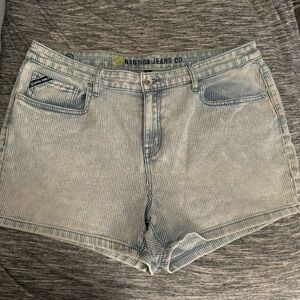 NWOT Nautica striped shorts
